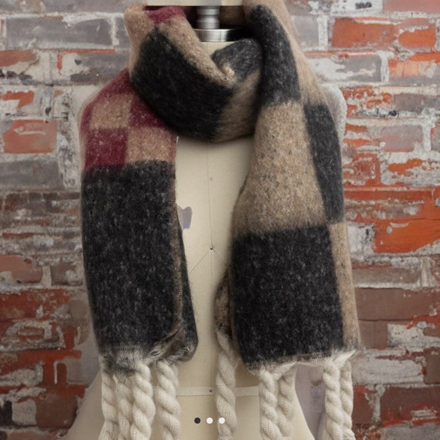 Checkered Scarf with Tassels